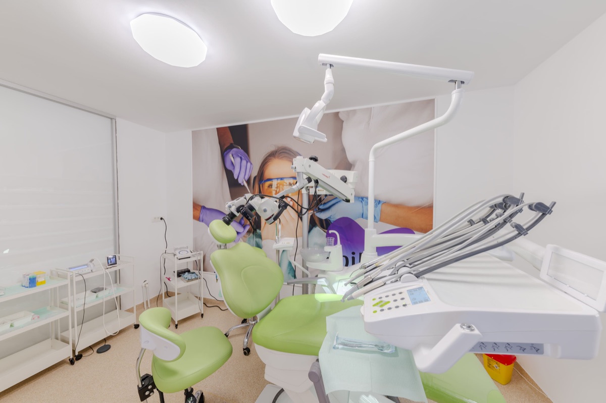 Evaluare parodontală la EbiDent, Sector 3 București